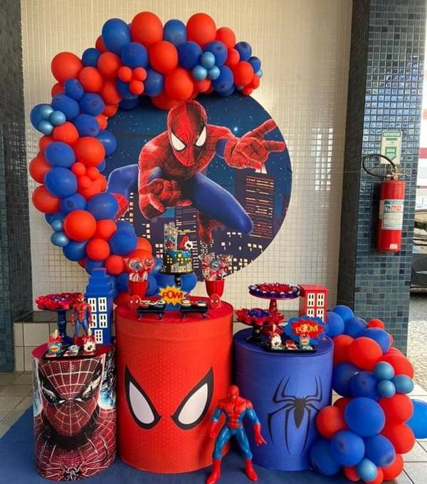 custo médio de uma festa infantil com tema de dinossauro