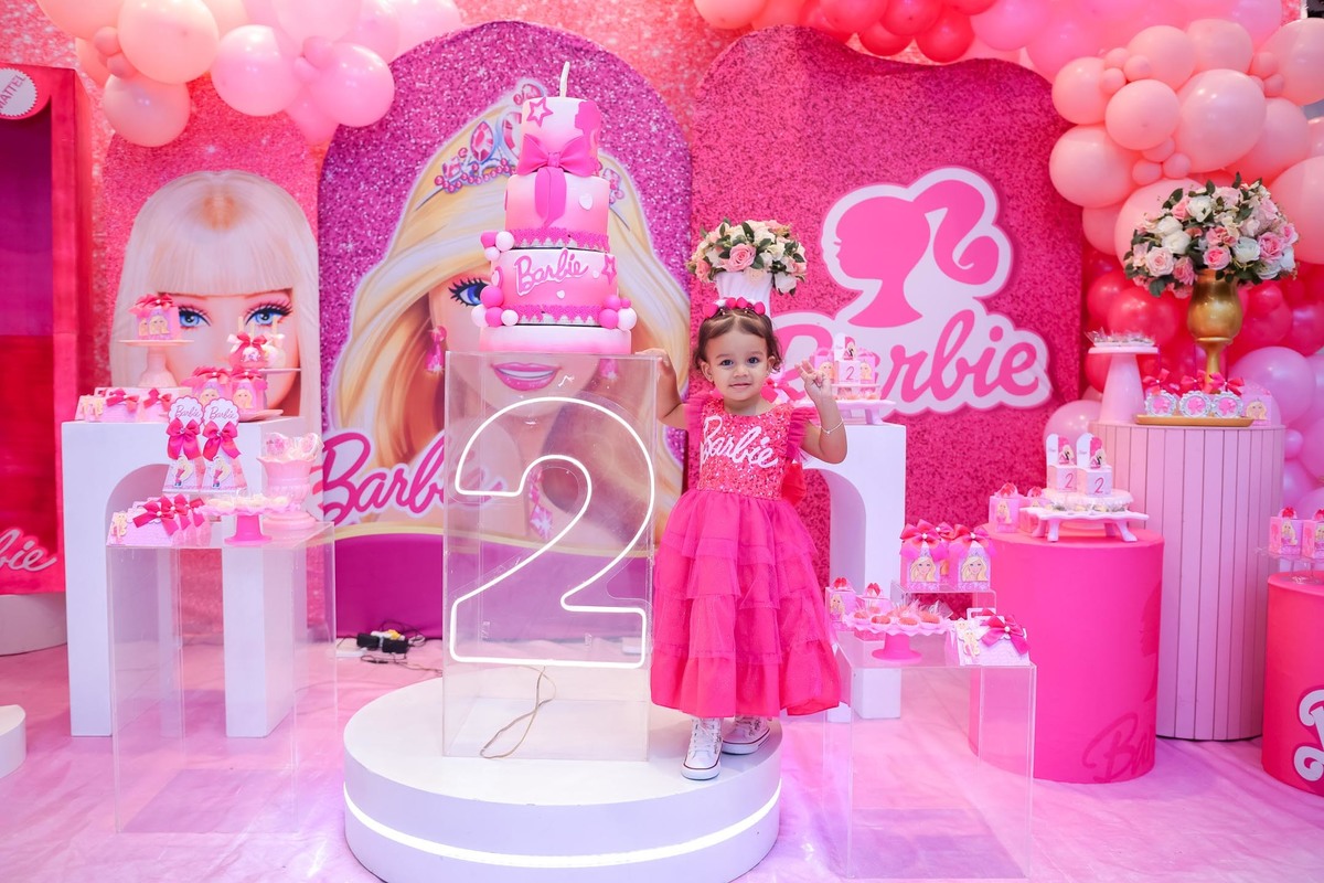 temas de festa para 2 anos menina com fundo do mar