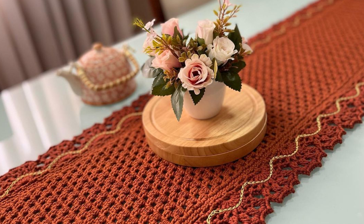 inspiração trilho de mesa crochê flores