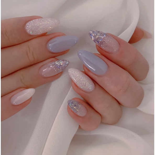 unhas em gel nude decoradas