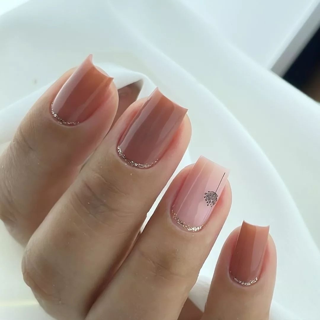 unhas em gel delicadas