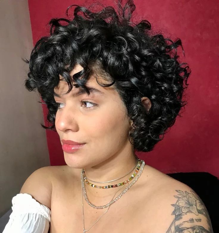 volume cabelo cacheado curto