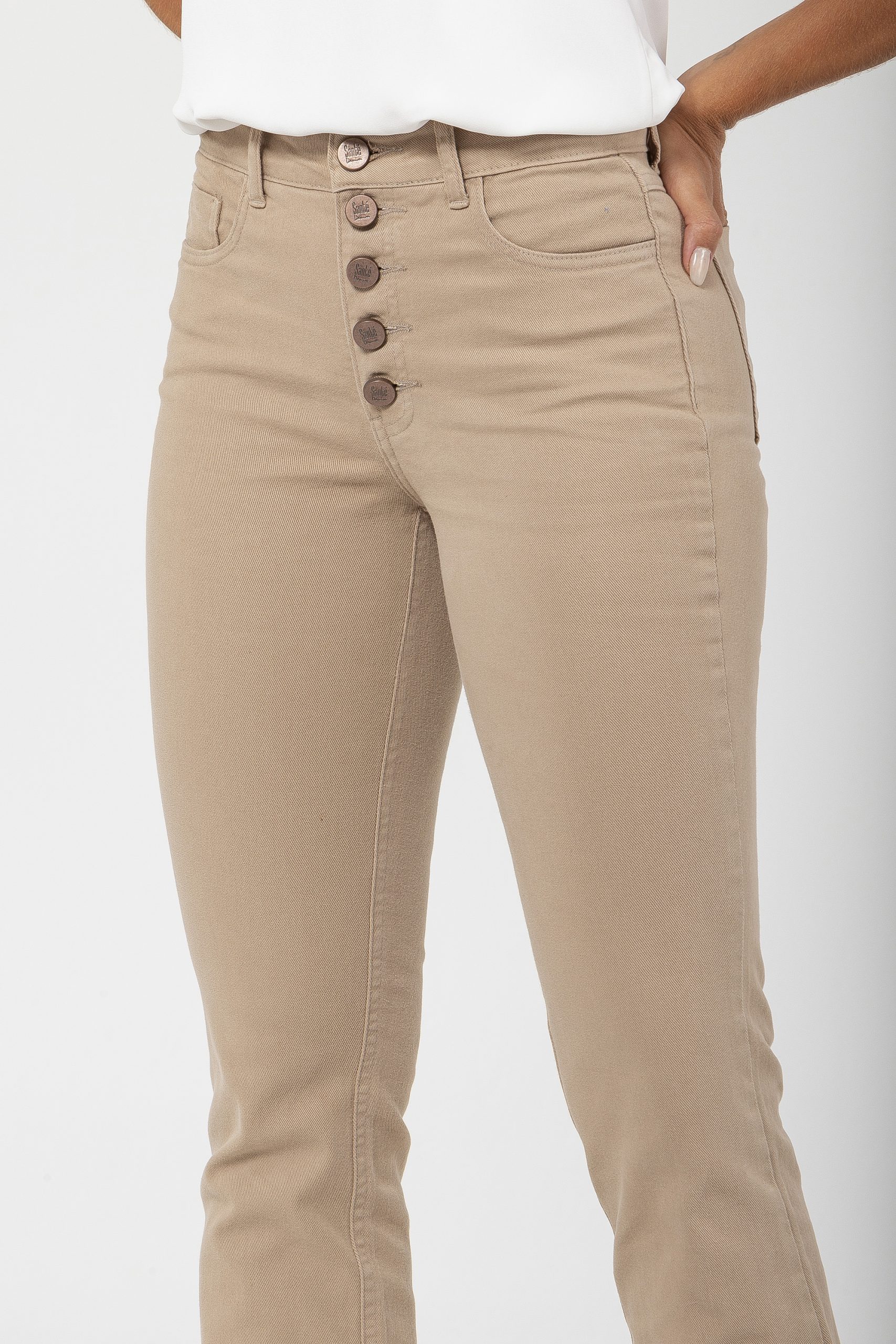 combinações elegantes calça bege