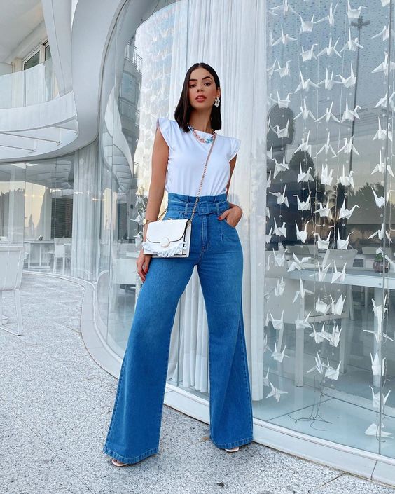 Calça jeans pantalona lavagem escura