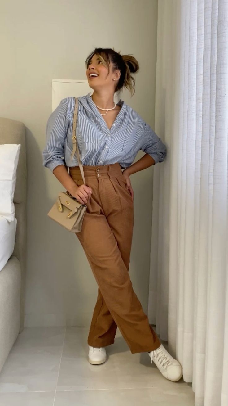 look com calça marrom