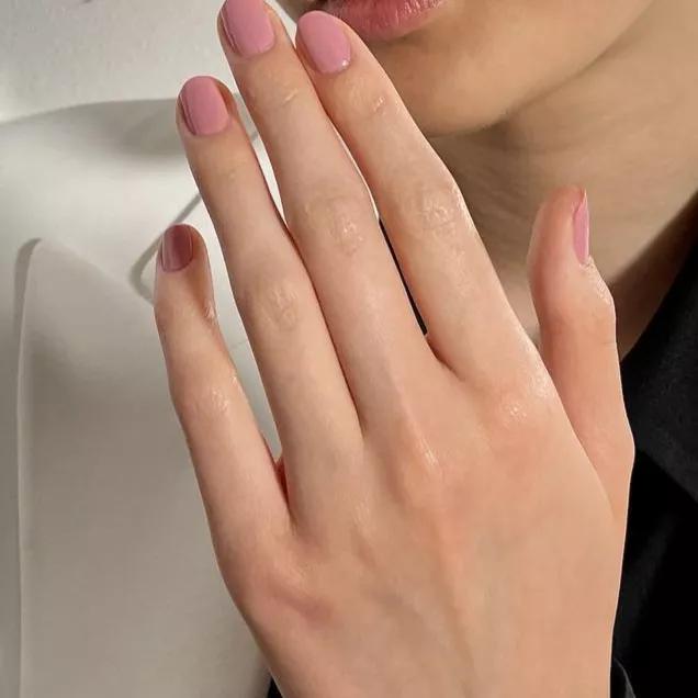 cores de unhas discretas