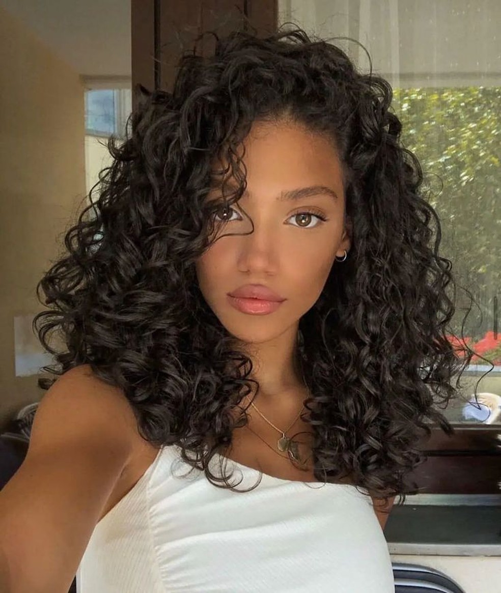 Cabelo Curto com Volume
