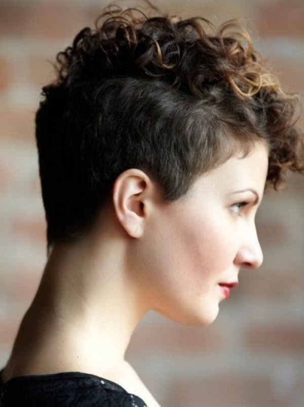 corte pixie cacheado