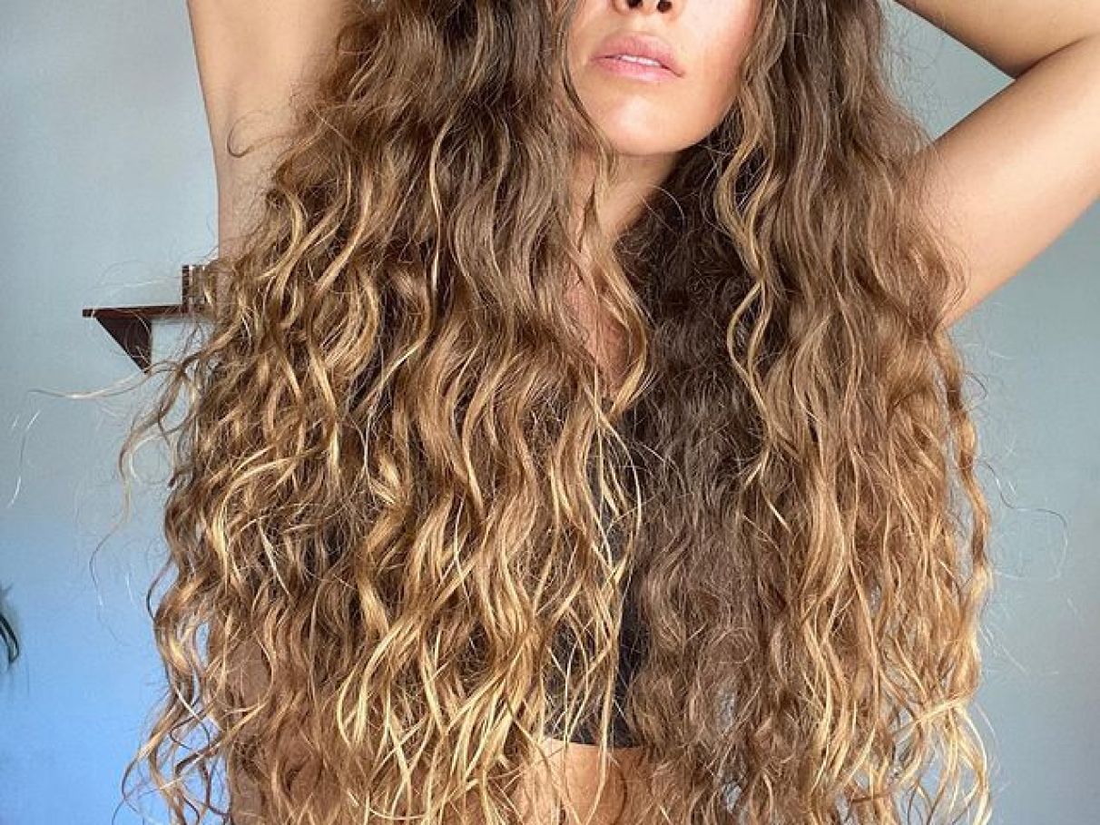 corte de cabelo ondulado grosso