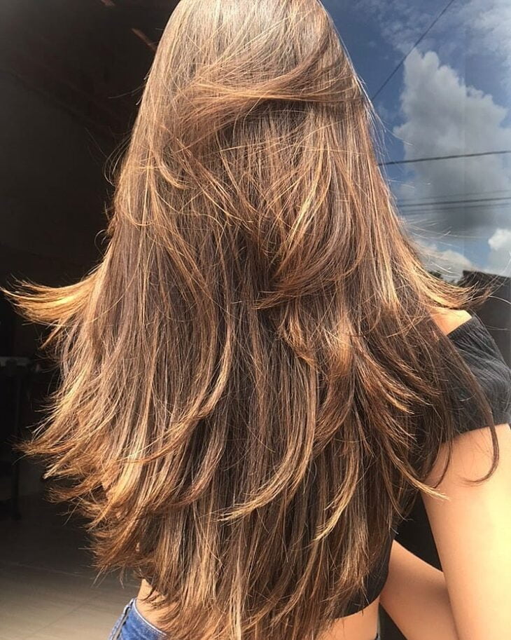 corte de cabelo longuíssimo desfiado