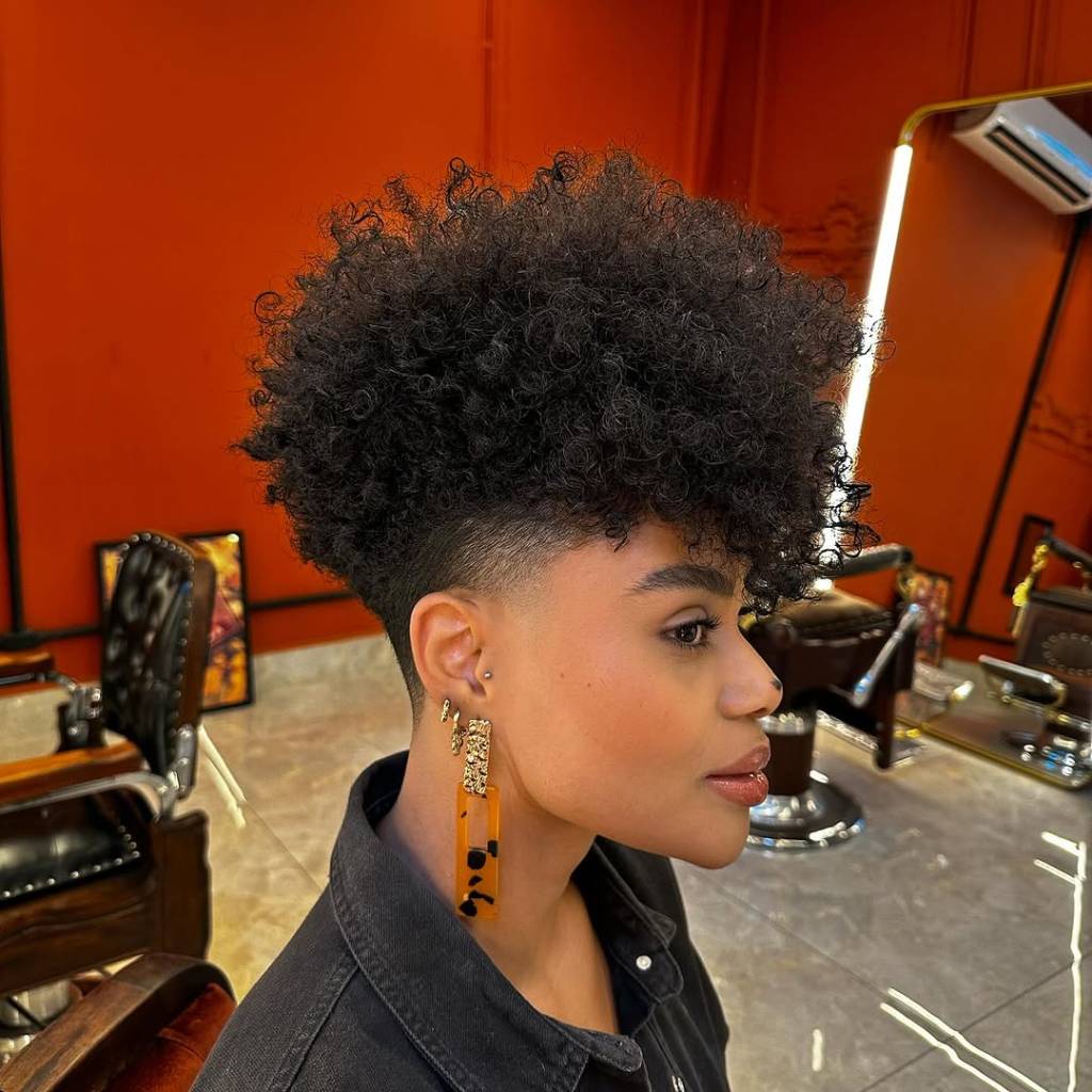 corte em U cabelo cacheado