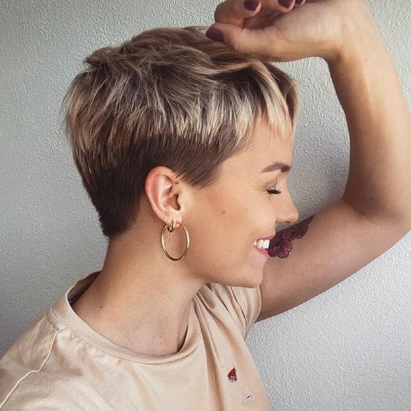 tendências cabelo curto mulher