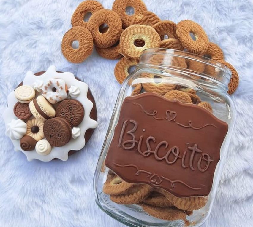 Secagem de peças em biscuit