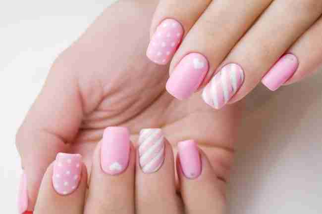 unhas para casamento rosa claro