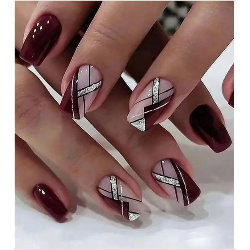 unha em gel preta decorada com branco