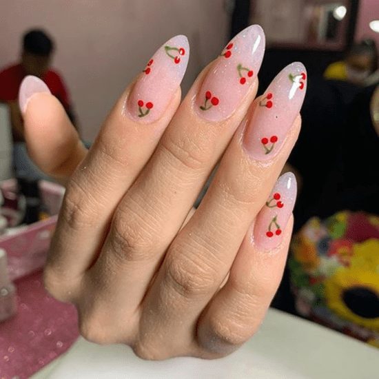 unhas com glitter holográfico