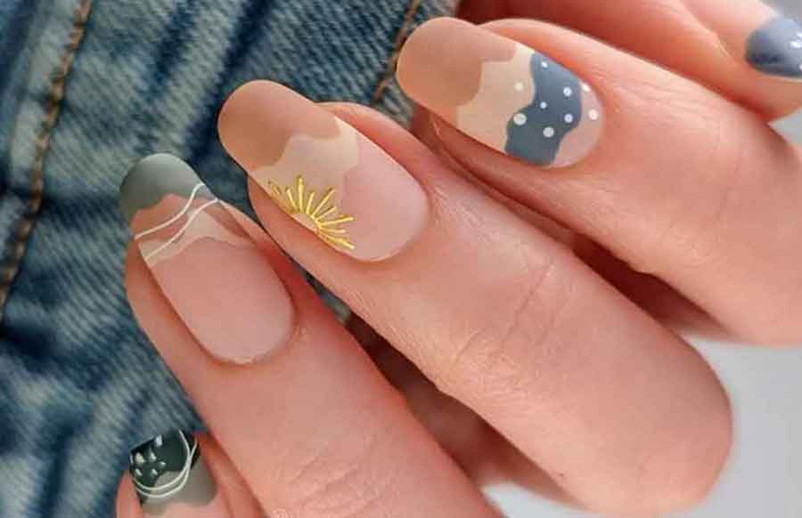 unhas tons terrosos