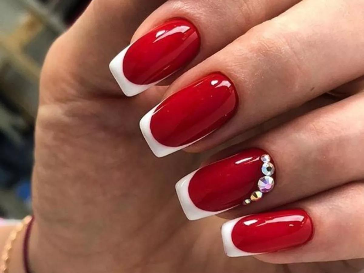 nail art vermelha elegante