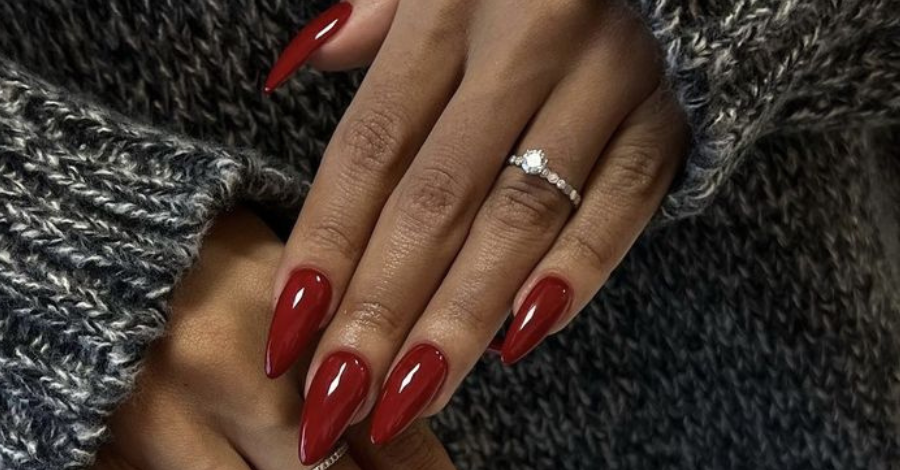 nail art vermelha elegante