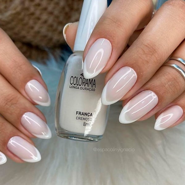 nail art branca