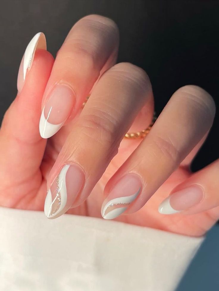 unhas brancas peroladas