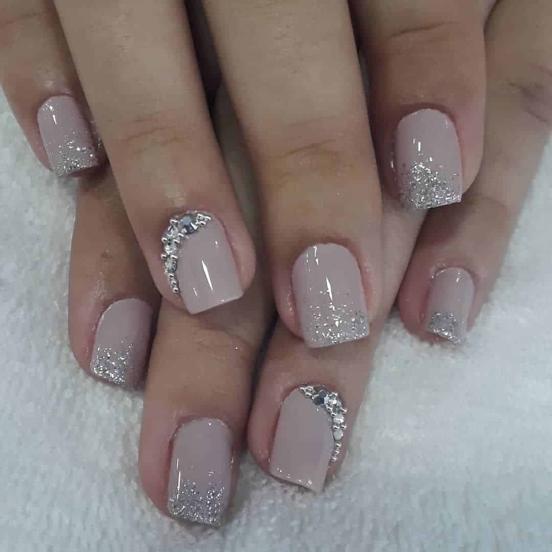 unhas curtas quadradas