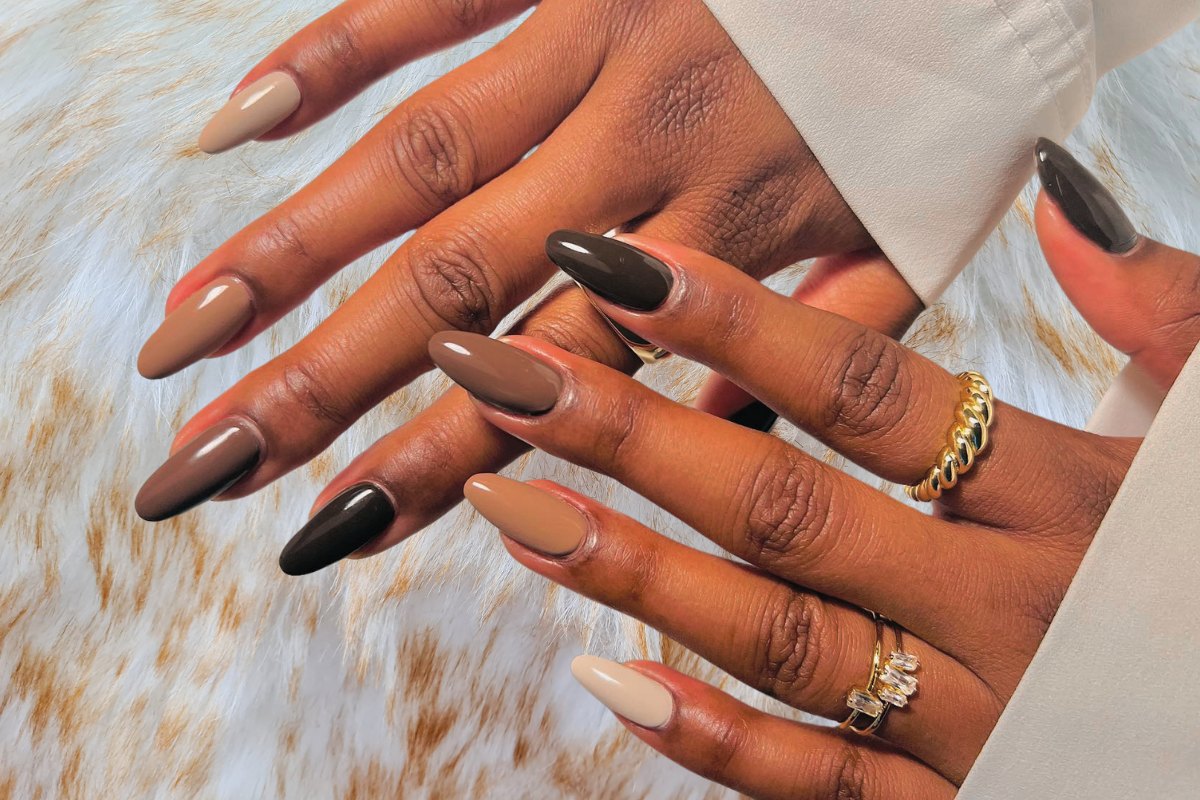 unhas decoradas marrom