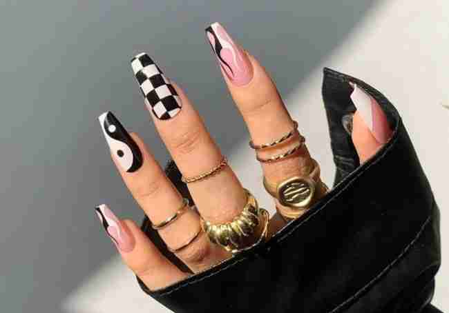 unhas pretas decoradas com degradê