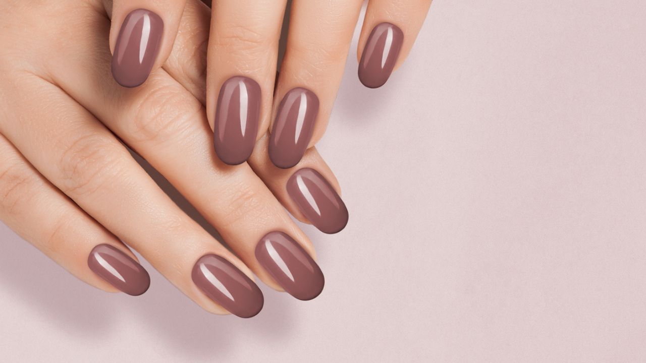 tendência unhas marrons