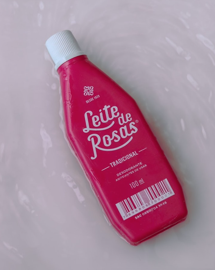 Leite de Rosas resseca a pele
