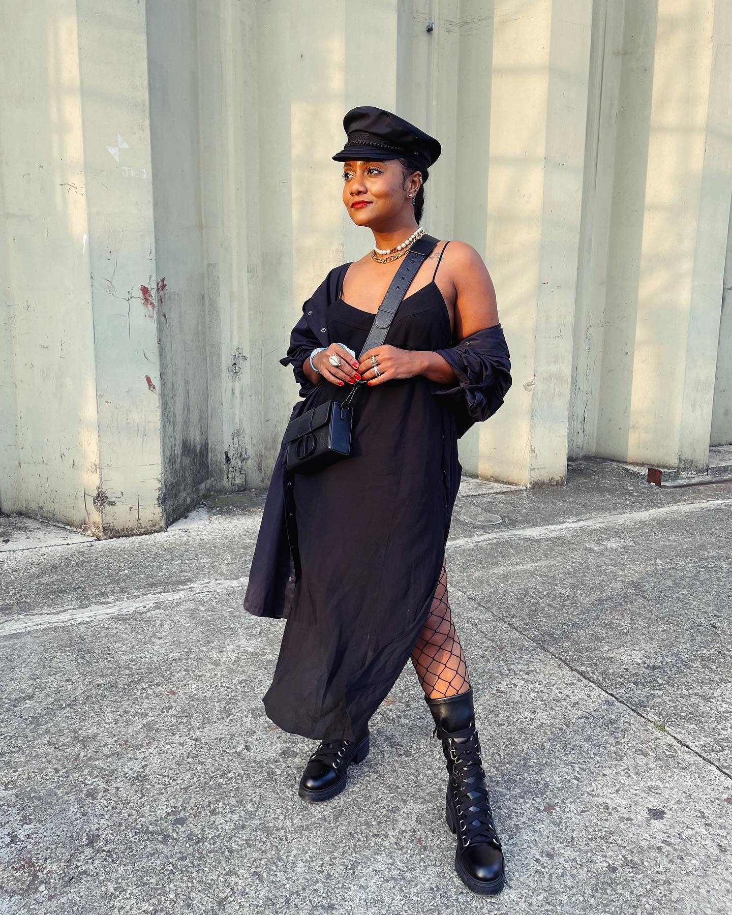 coturno preto look