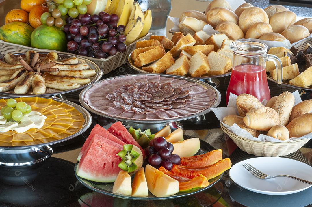 mesa de café da manhã para ocasião especial
