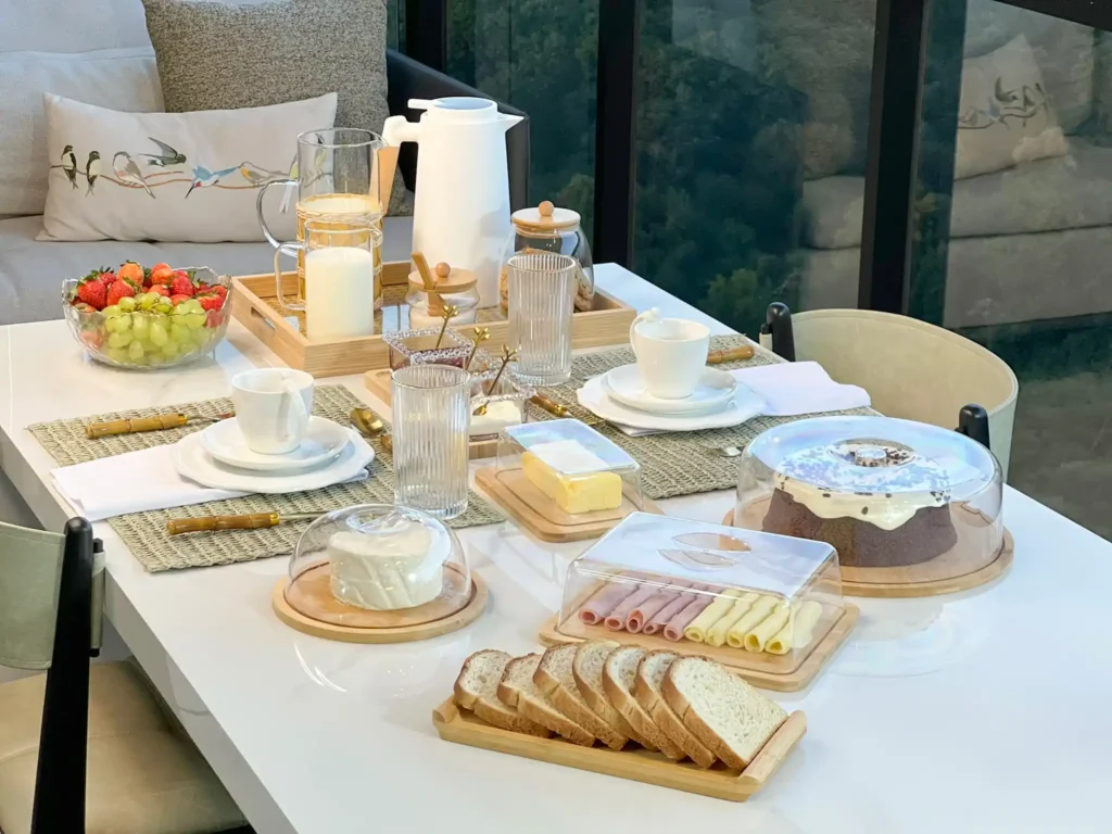 mesa posta café da manhã simples