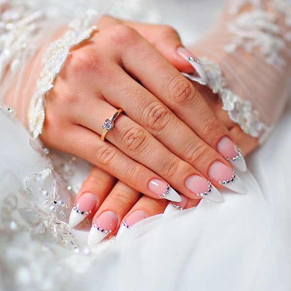 unhas de noiva minimalistas