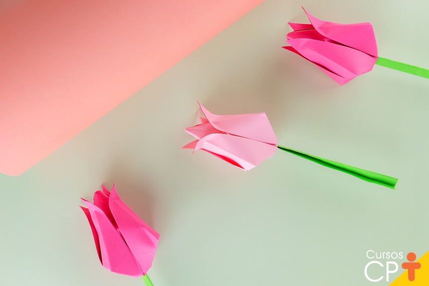 como fazer flor de origami