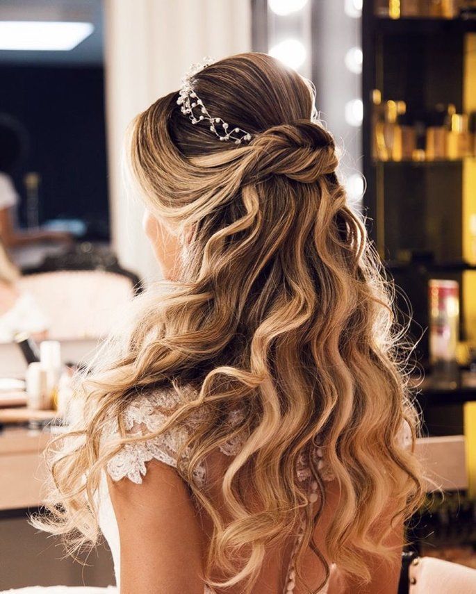 penteado semi preso para eventos casuais