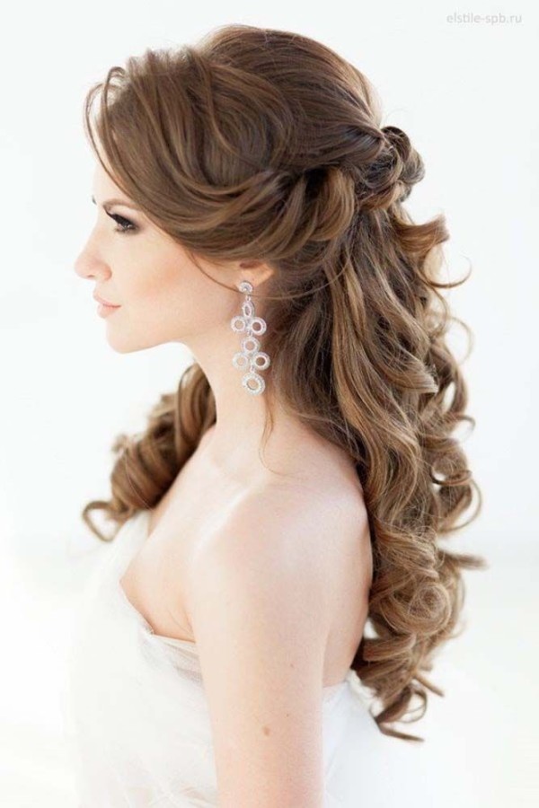 penteados para cabelo ondulado para festa
