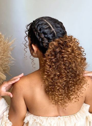 penteados laterais cabelo cacheado solto
