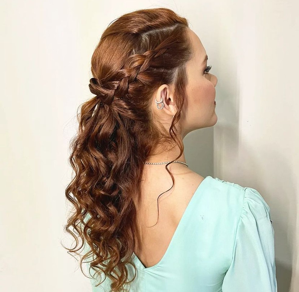 penteados rápidos cabelo ondulado