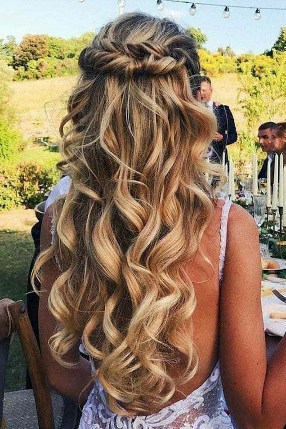 tendências penteados casamento convidada