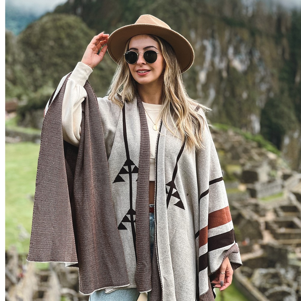 poncho com franjas