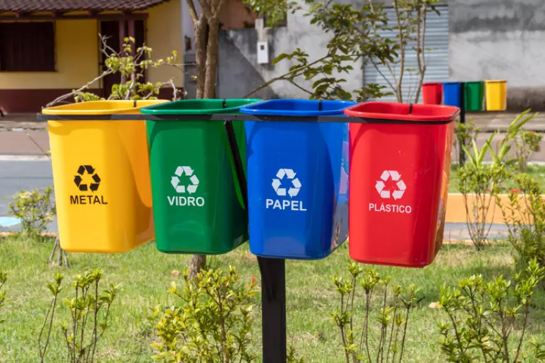 qual a cor do lixo reciclável verde