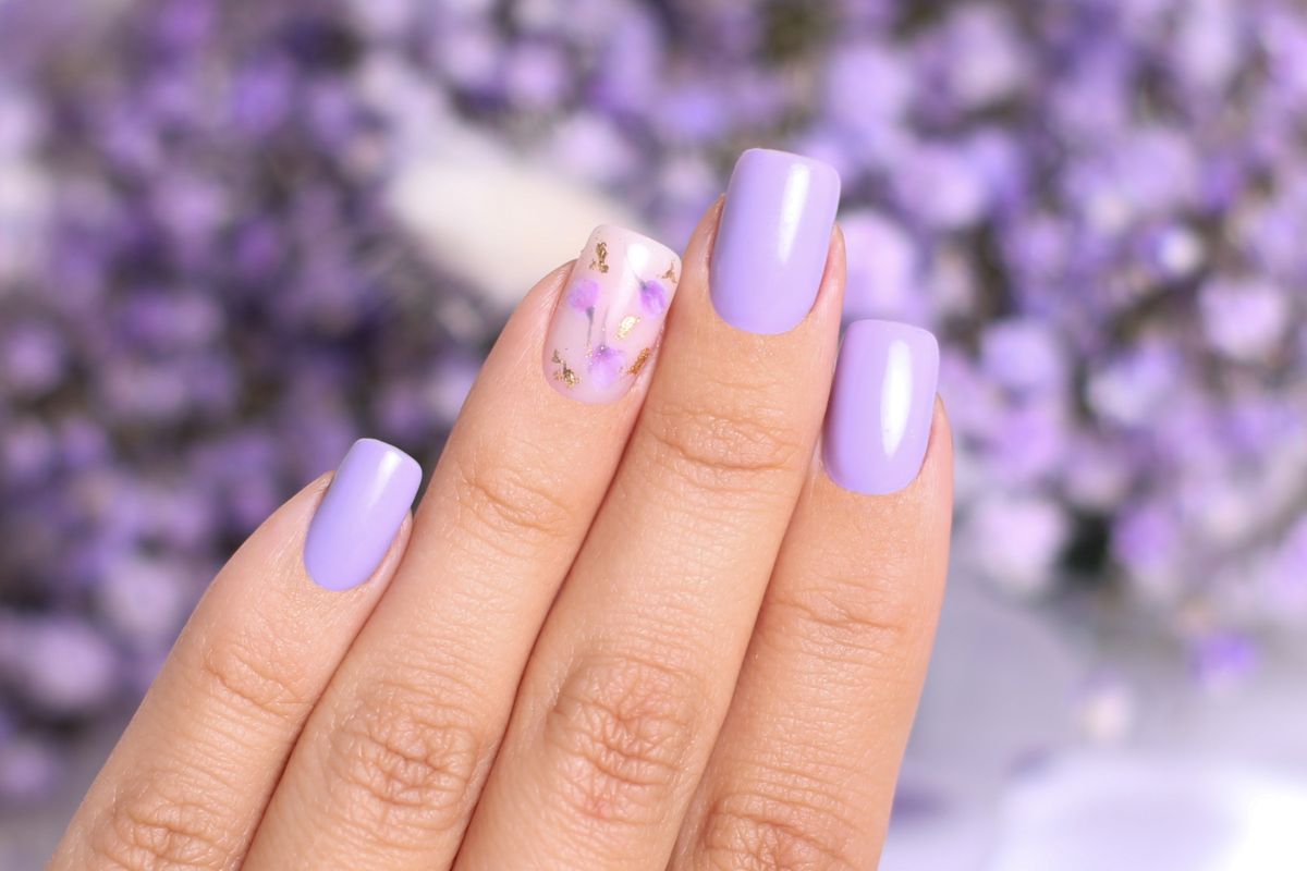 unhas nude decoradas