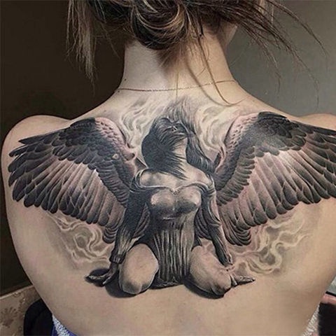 tatuagem de asas nas costas
