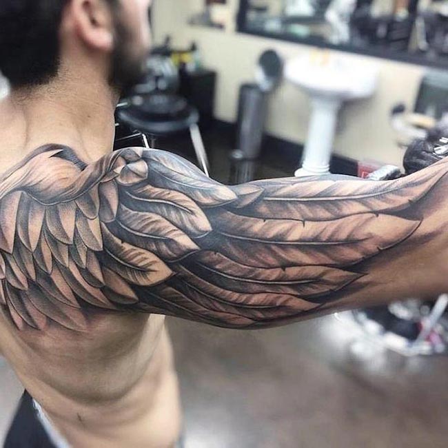 tatuagem de asas nas costas