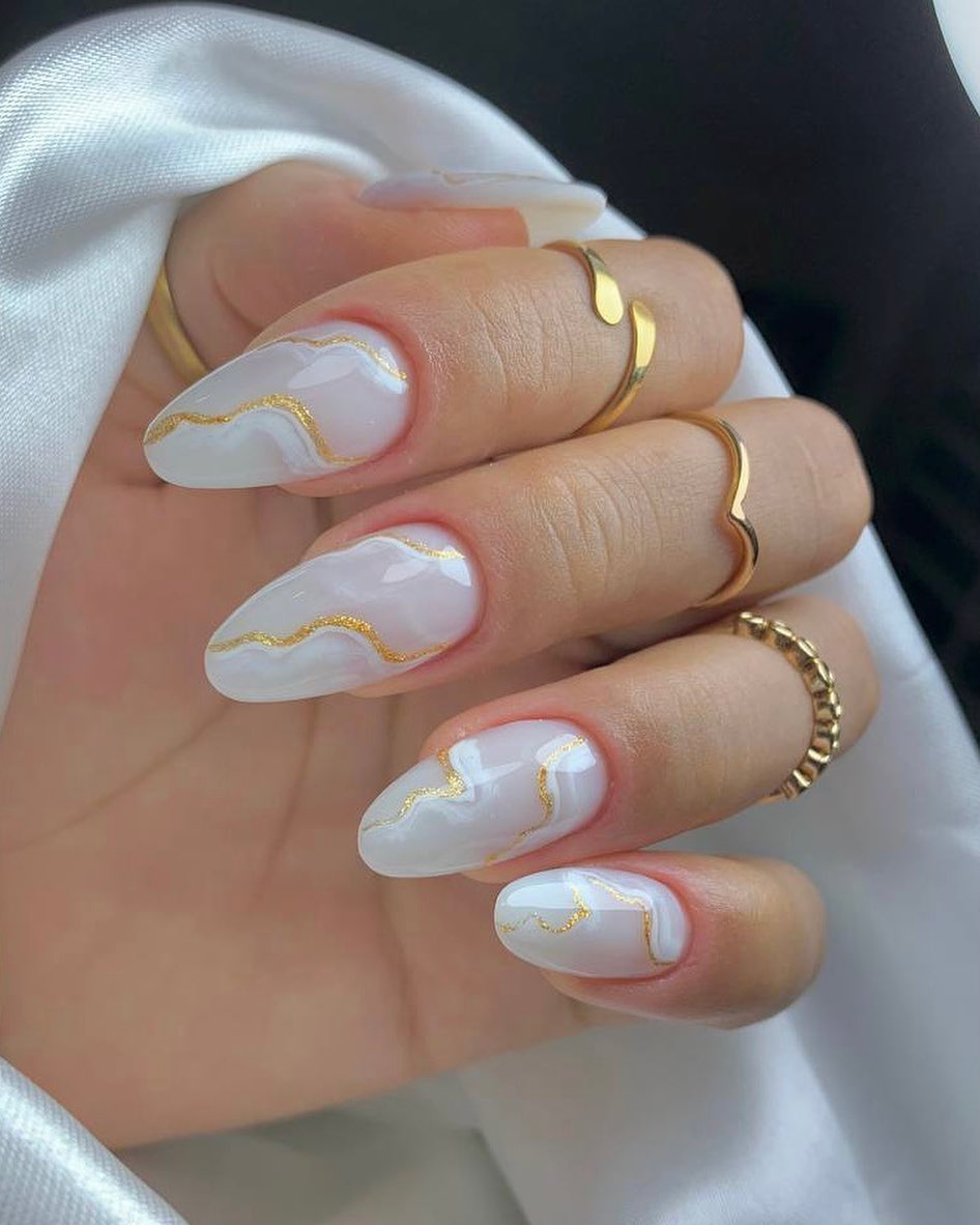 formato almond unhas