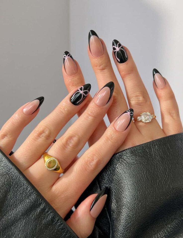 unhas almond decoradas minimalistas