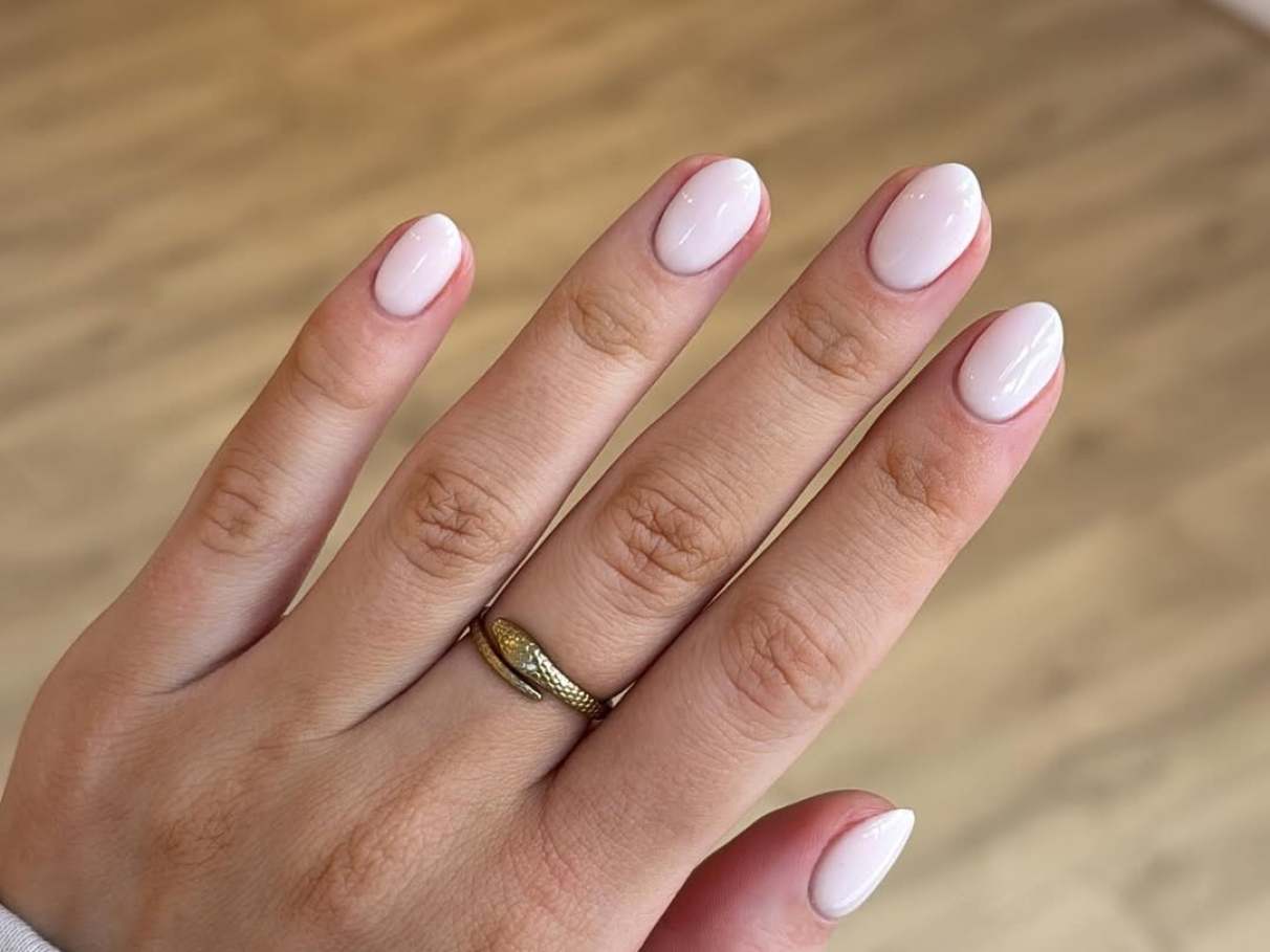short almond nails