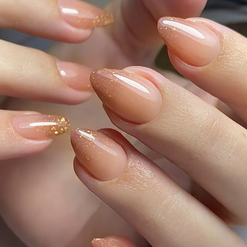 unha amendoada com nail art