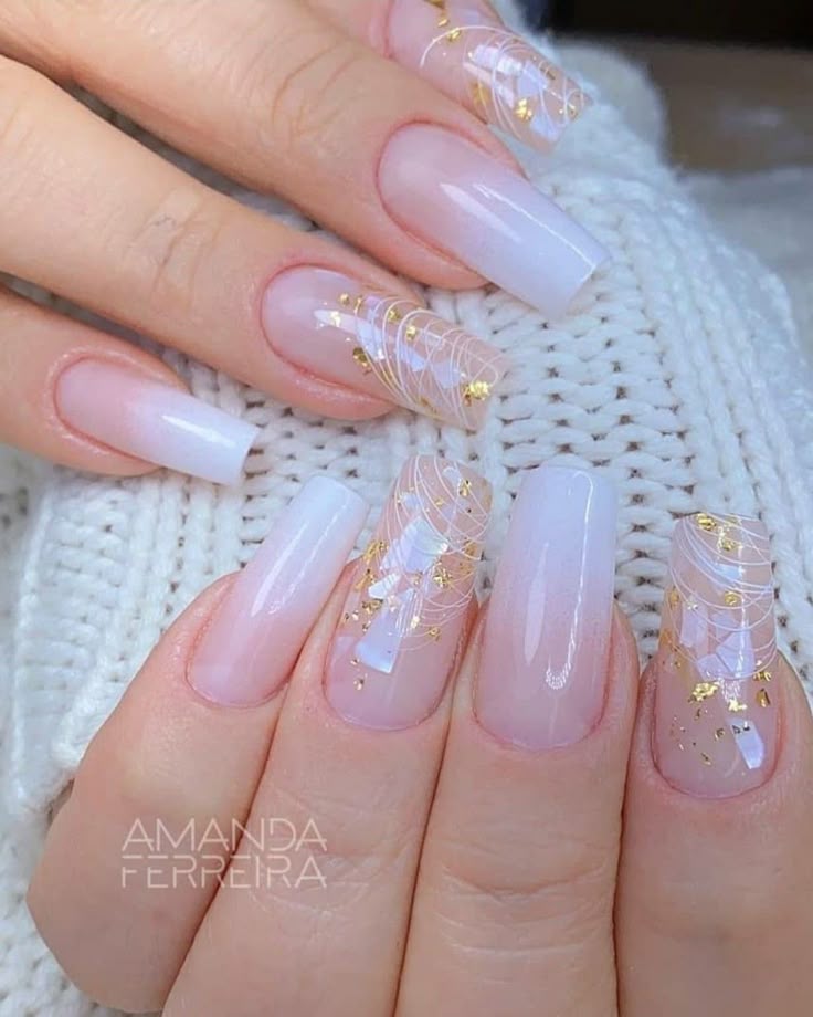 unha encapsulada com glitter